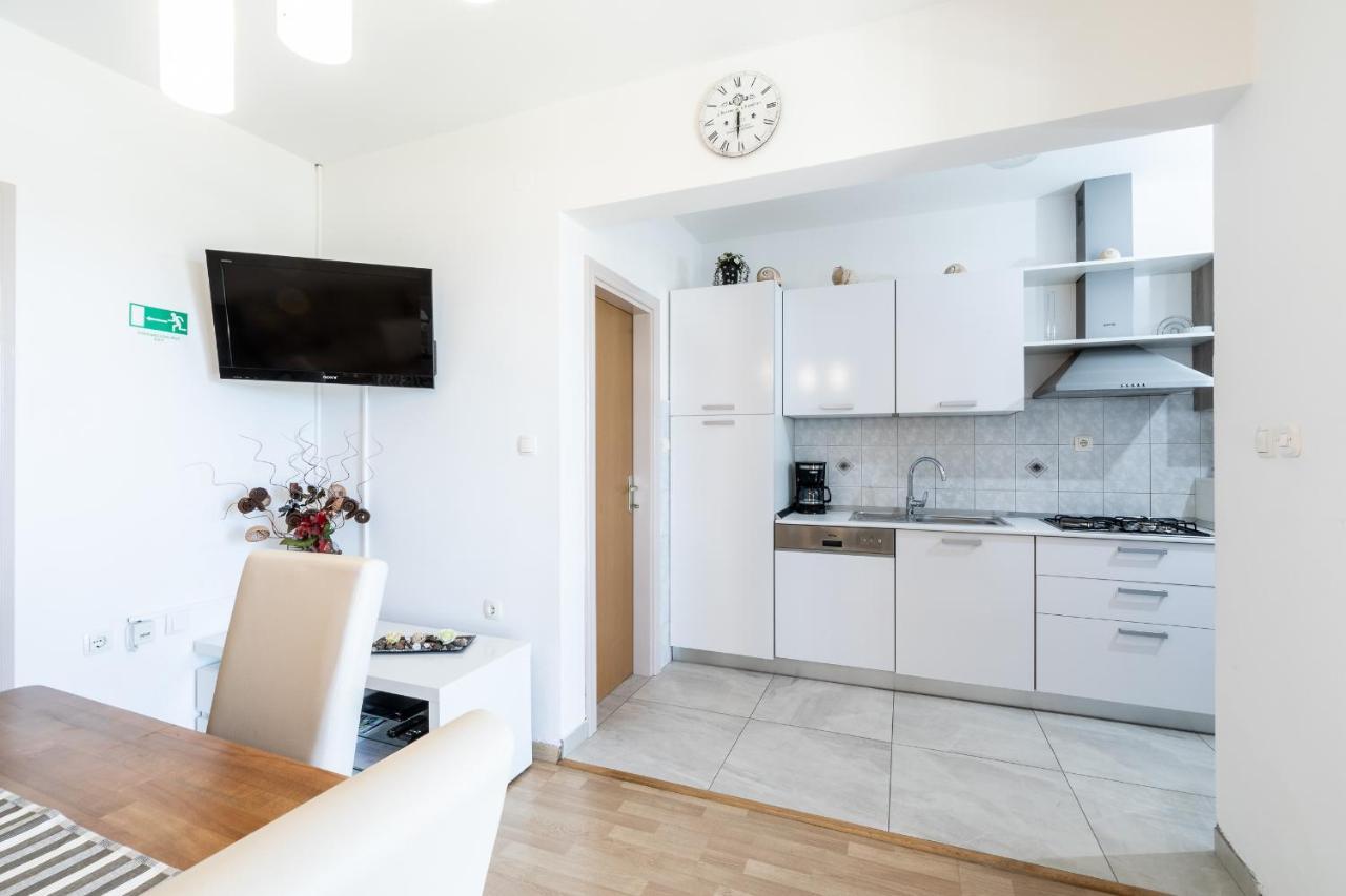 Apartments Separovic Прижба Екстериор снимка