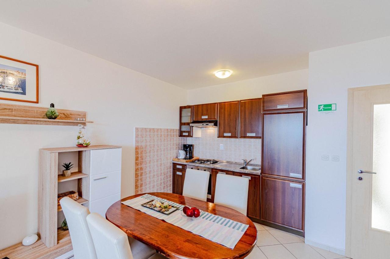 Apartments Separovic Прижба Екстериор снимка