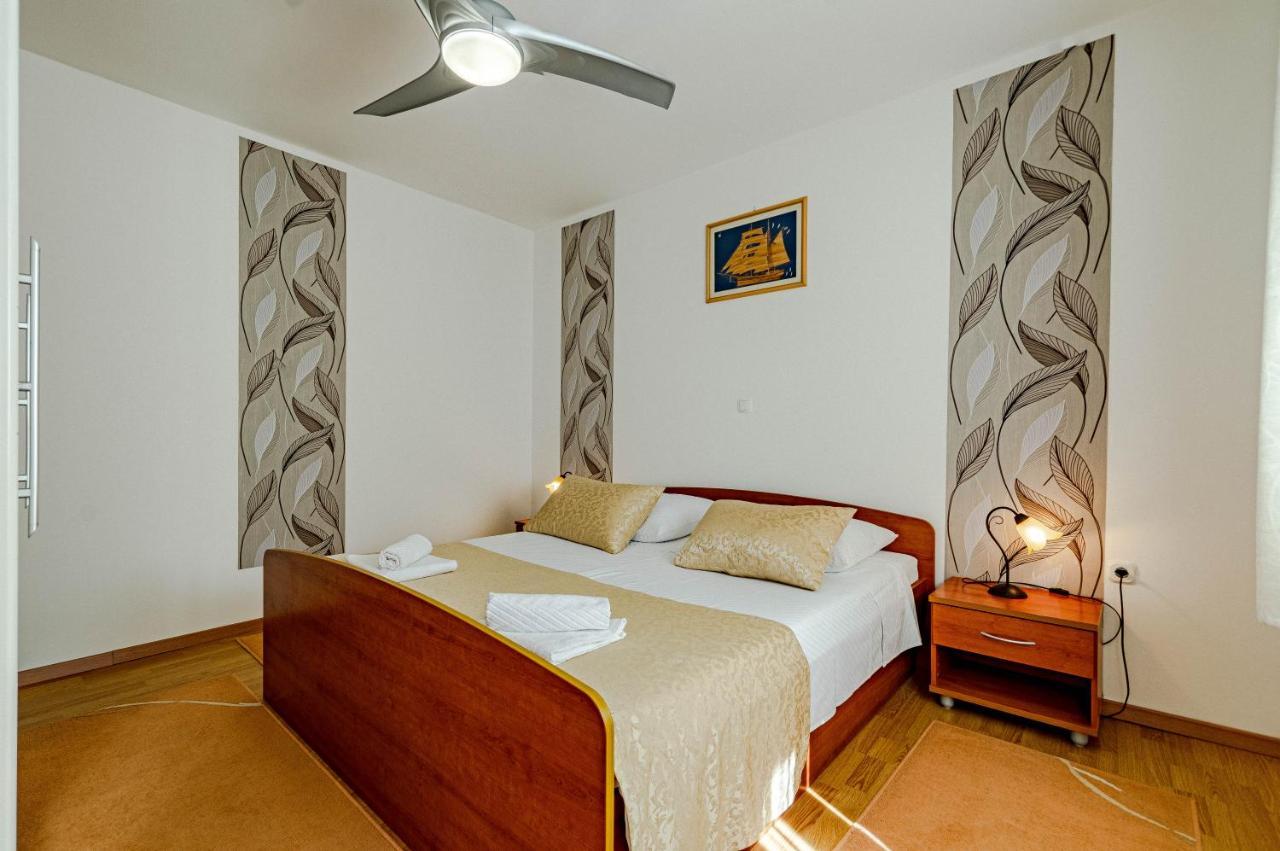 Apartments Separovic Прижба Екстериор снимка